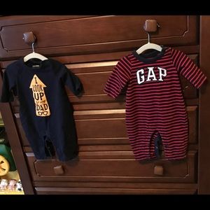 Gap body suit 0-3 months